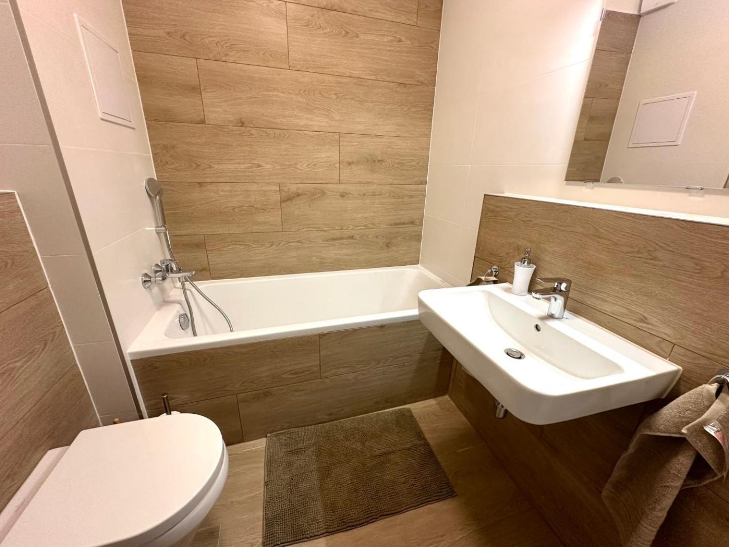 2 Room Apartment, New Building, Balcony, 208 Rovinka المظهر الخارجي الصورة