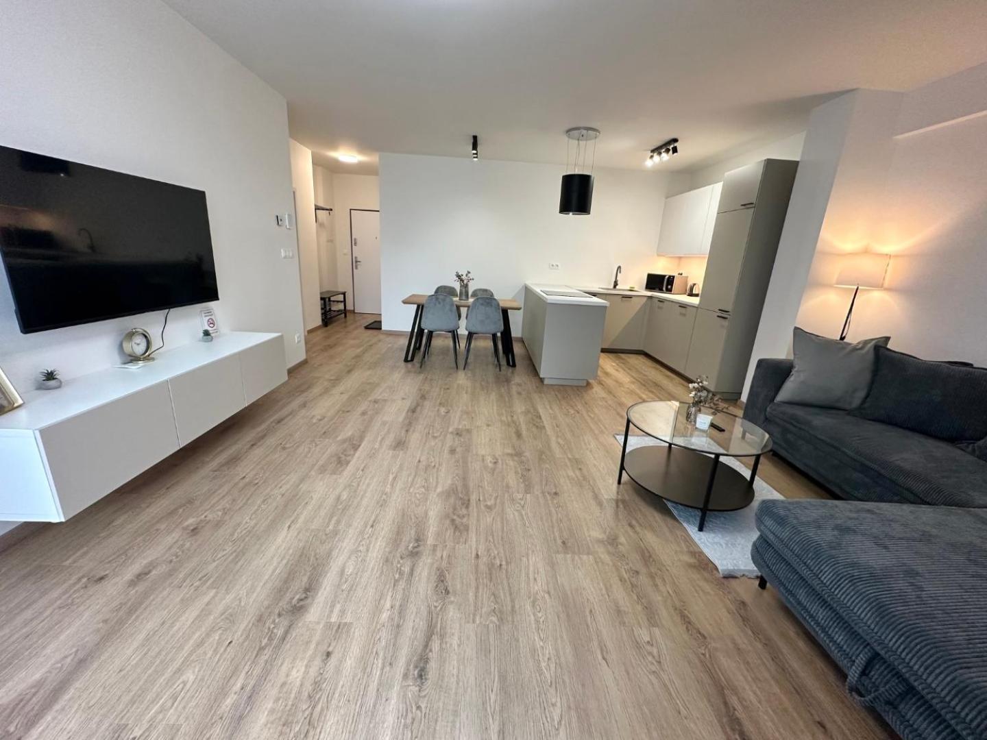 2 Room Apartment, New Building, Balcony, 208 Rovinka المظهر الخارجي الصورة