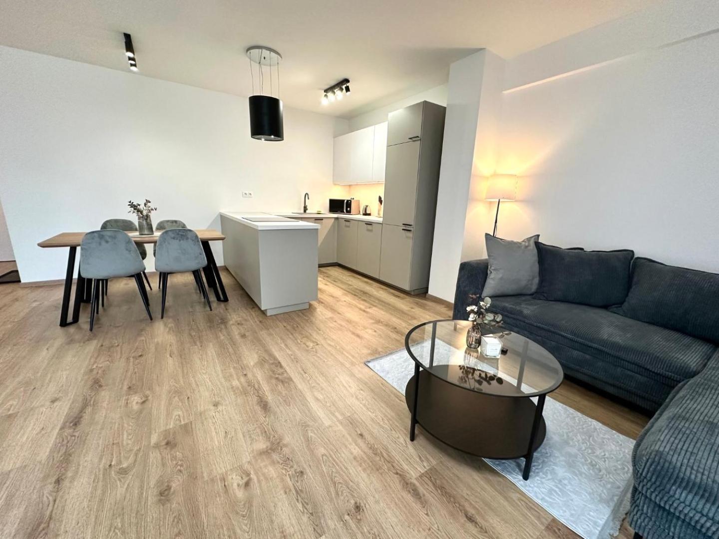 2 Room Apartment, New Building, Balcony, 208 Rovinka المظهر الخارجي الصورة